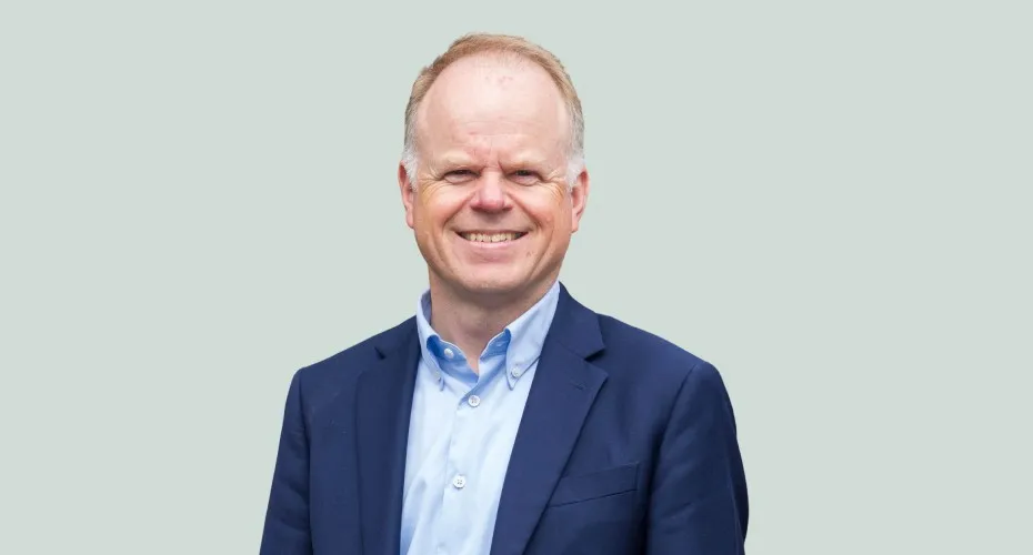 Head and shoulders photo of gareth mostyn.