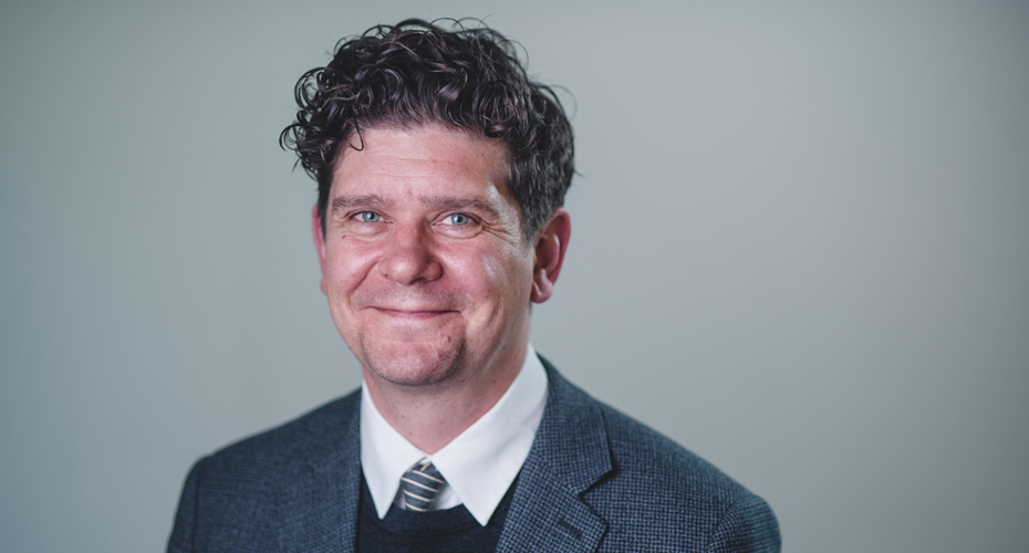 Dr Tom Begbie