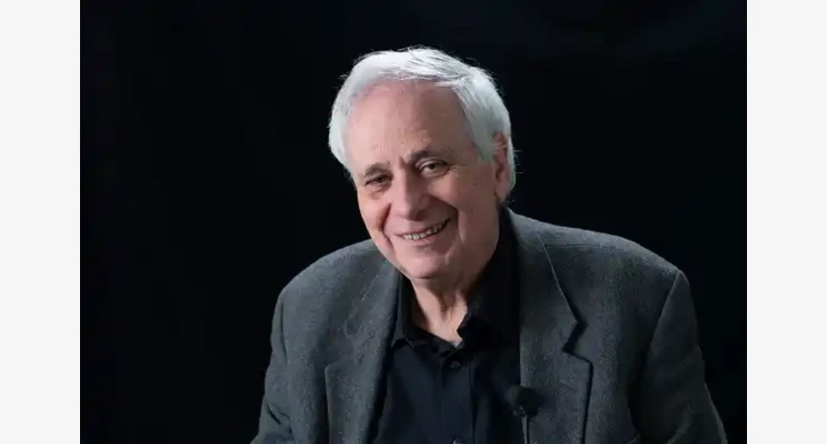 Head and shoulders image of Ilan Pappe