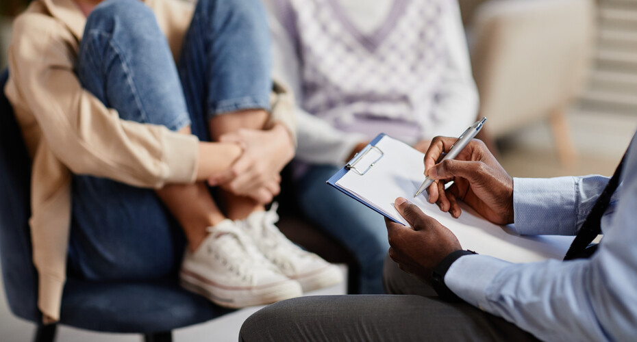 Teens with a counsellor